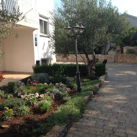 Olive Garden Apartments Krk Brzac Exterior photo